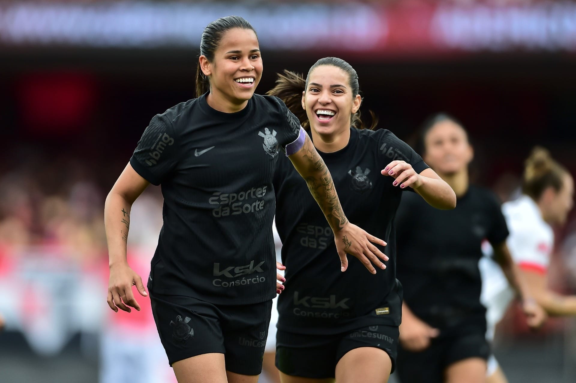 Corinthians faz 3 a 1 no São Paulo e se aproxima do hexa no Brasileirão Feminino
