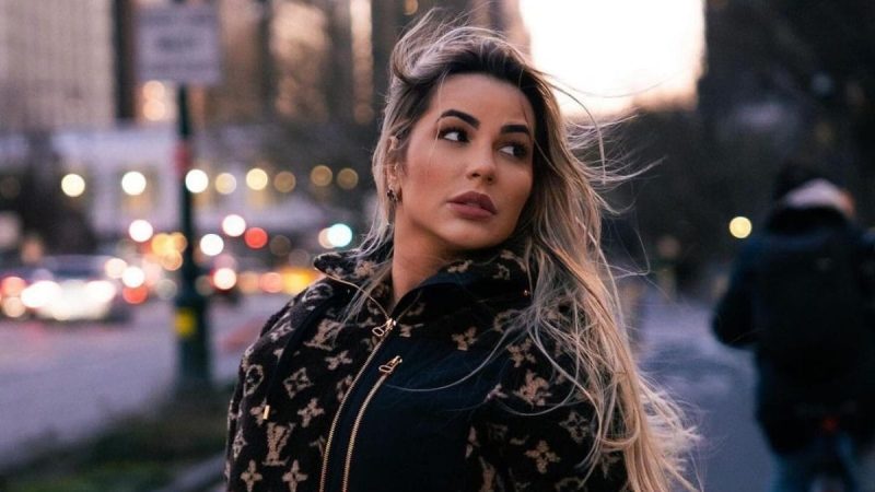 Deolane Bezerra faz pedido inusitado aos diretores do presídio