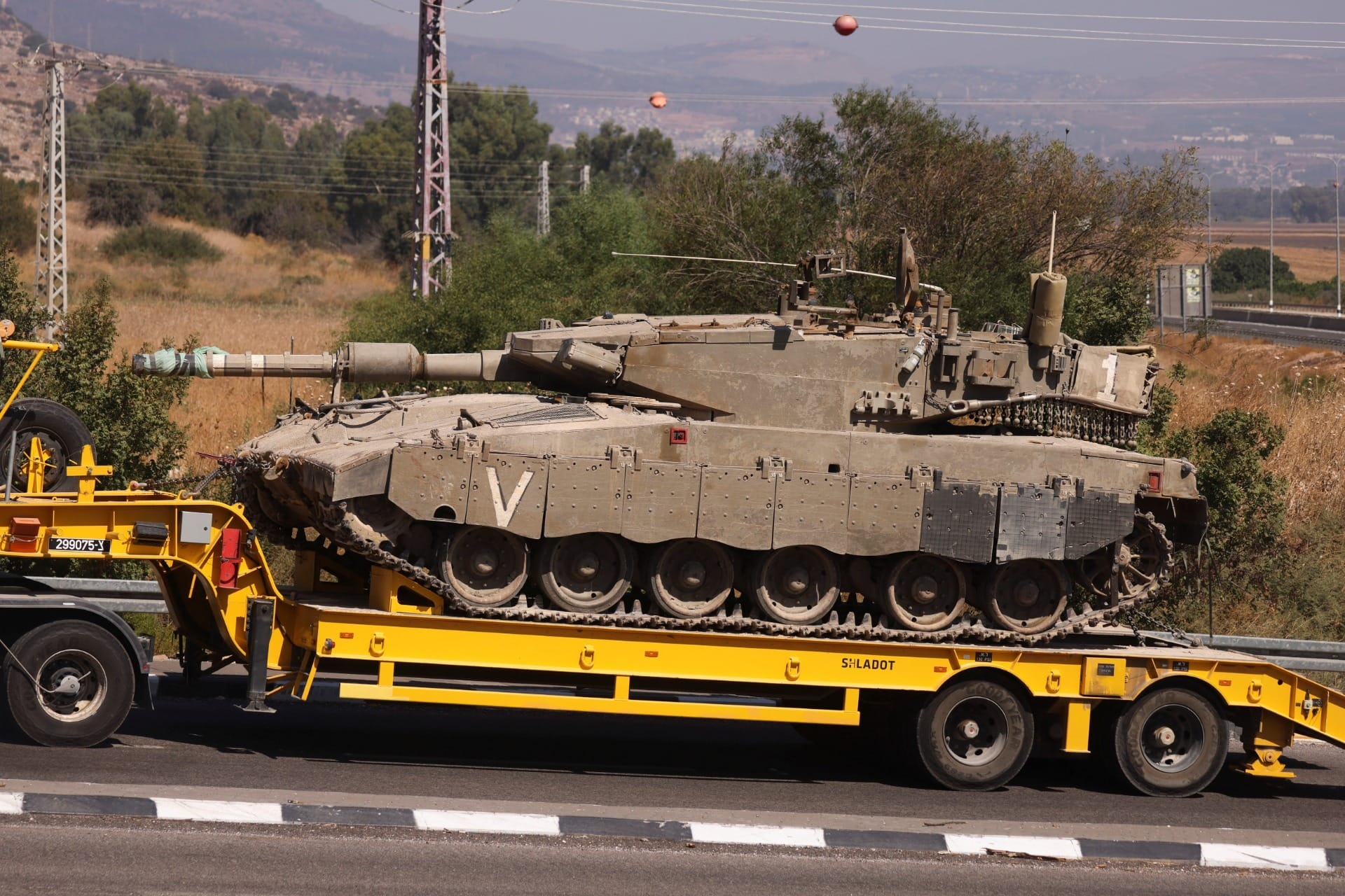 Exército de Israel prepara ofensiva por terra contra o Líbano