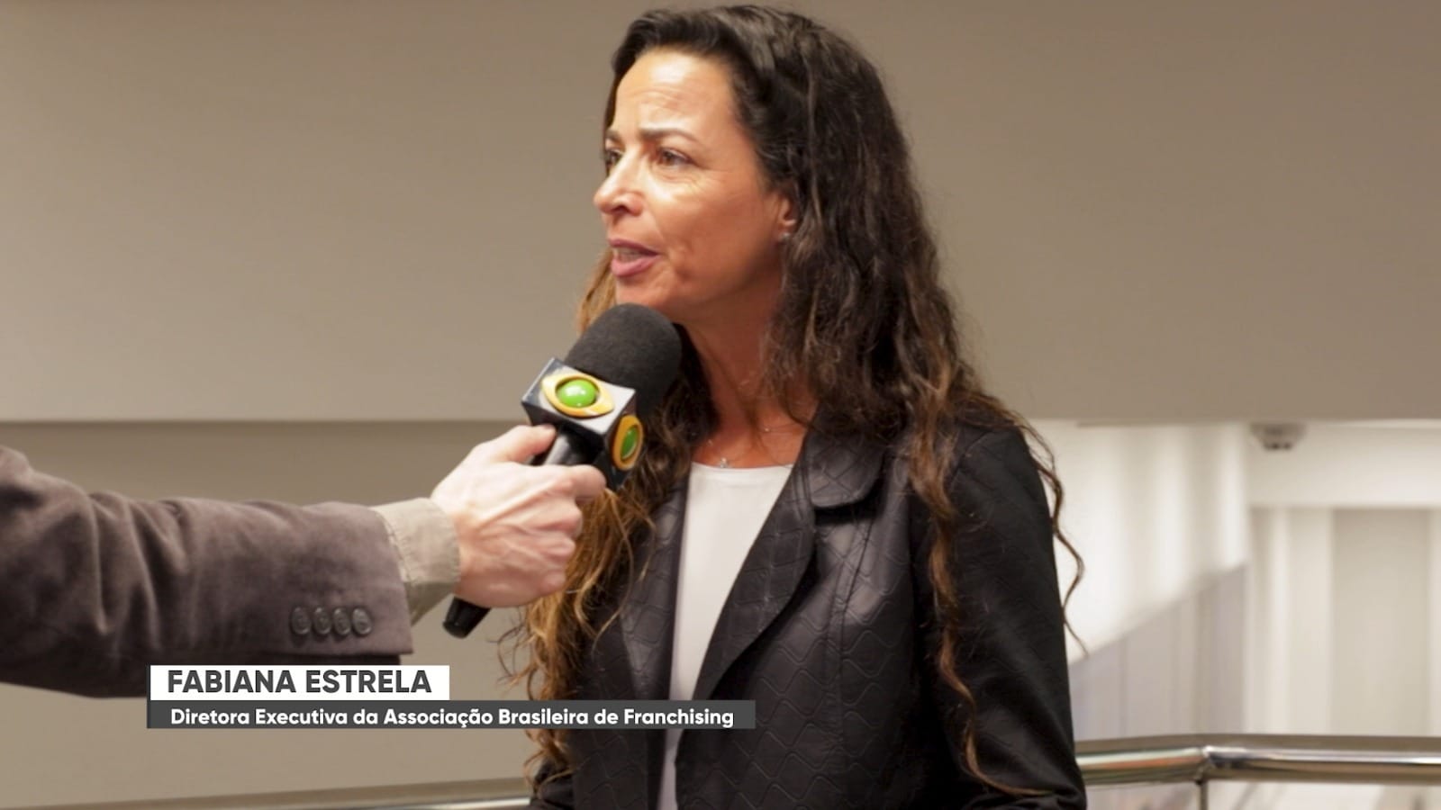 Fabiana Estrela participa do LeaderX Talks e discute inovação na educação e no varejo