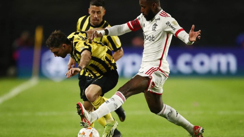 Flamengo esbarra em retranca do Peñarol, fica no empate e está fora da Libertadores