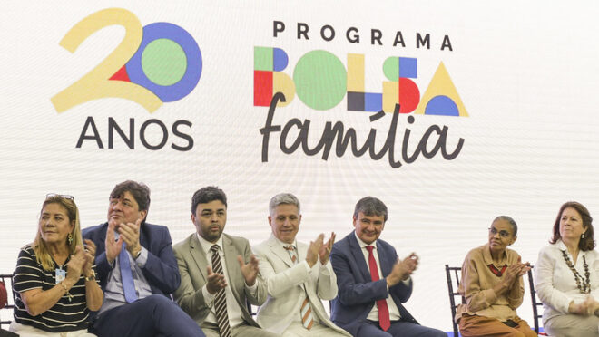 Governo Lula prepara corte de R$ 2,3 bilhões no Bolsa Família
