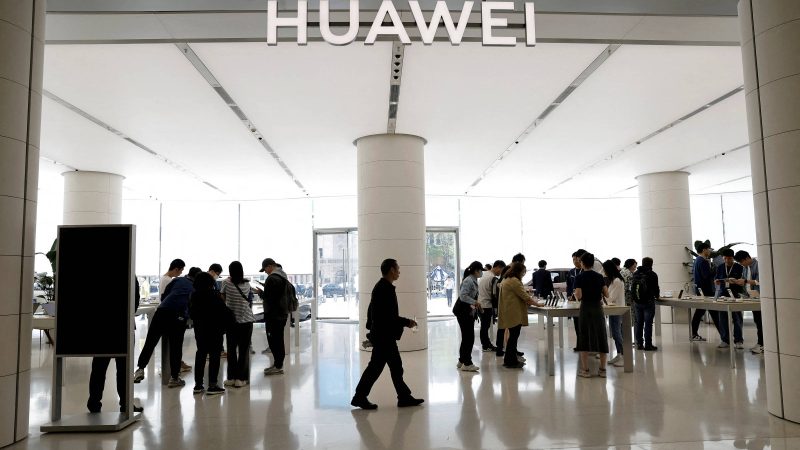 Huawei: celular que abre em Z tem 3 mi de pré-encomendas – 09/09/2024 – Tec