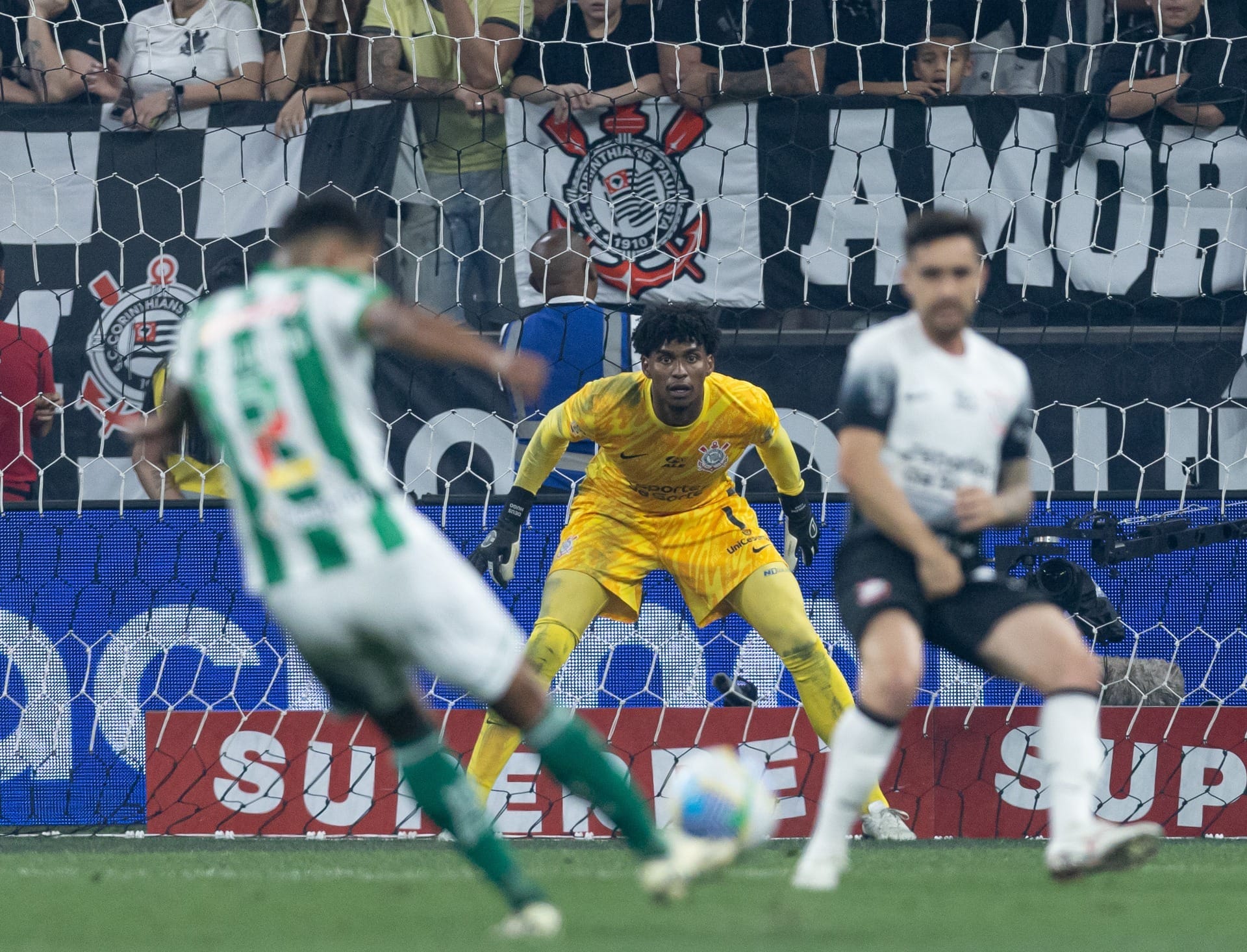 Hugo critica árbitro em gol do Juventude e ironiza “dancinha” de Jair Ventura