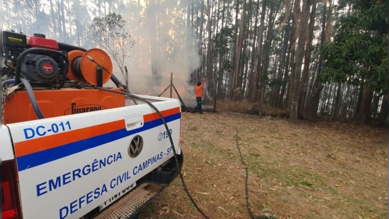 Incêndio atinge o Pico das Cabras, no distrito de Joaquim Egídio, em Campinas