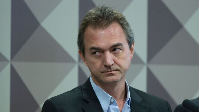 Justiça obriga Aneel transferir Amazonas Energia a irmãos Batista