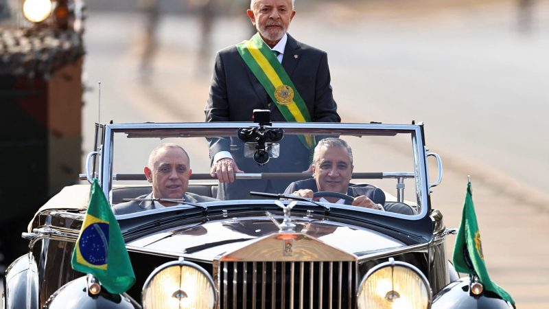 Lula participa do desfile de 7 de Setembro com autoridades dos Três Poderes