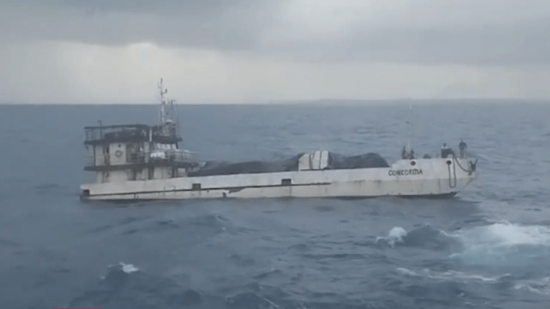 Navio de carga naufraga e deixa quatro mortos e um desaparecido no Recife