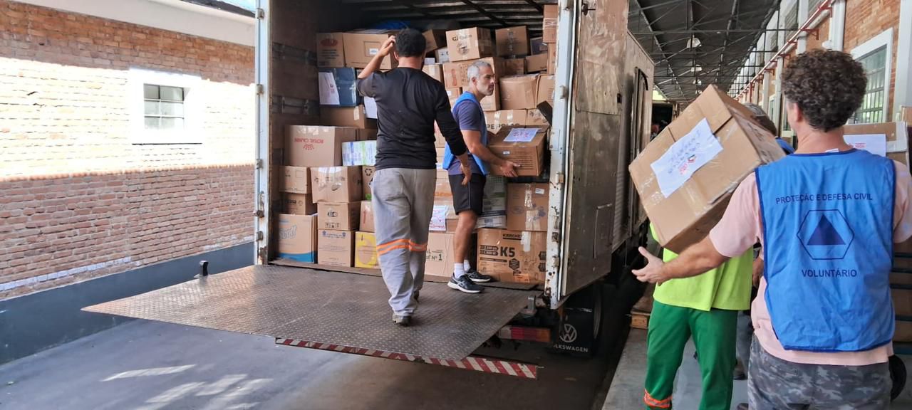 O Fundo Social de Solidariedade de Paulínia enviou, entre os meses de maio e junho, 39 toneladas de doações para as vítimas das chuvas que atingiram o estado. – Jornal Aqui Paulínia