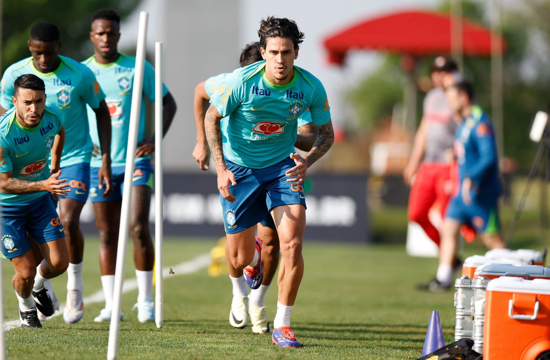 Pedro, do Flamengo, sofre lesão e não joga mais neste ano