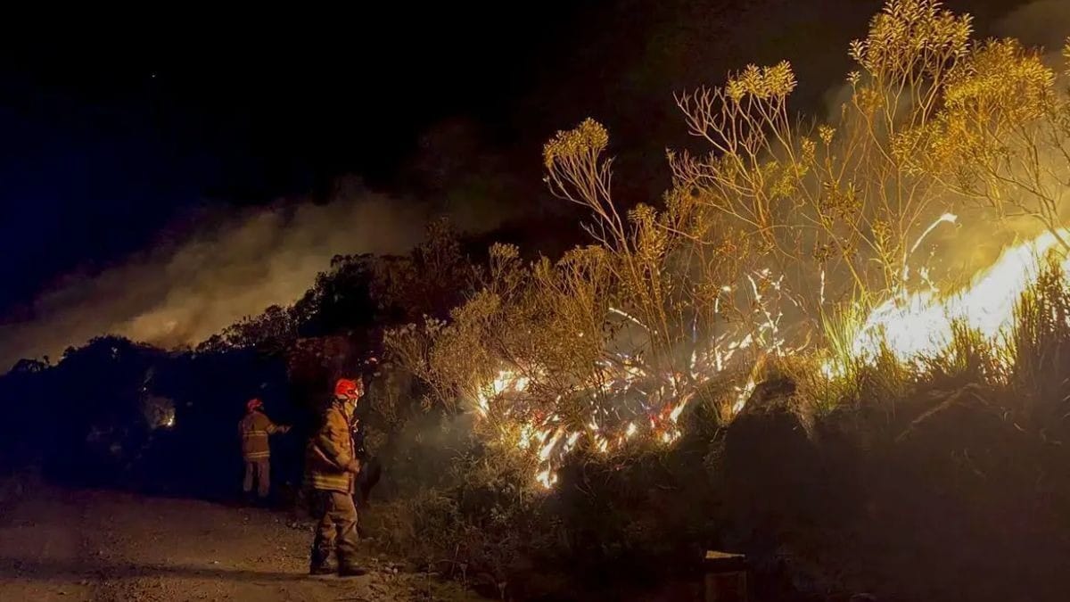 Rio de Janeiro atinge 40°C pelo terceiro dia seguido; calor ajuda a espalhar incêndios