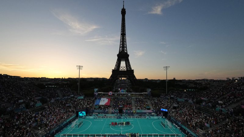 Torre Eiffel volta a ser protagonista dos Jogos – 03/09/2024 – Esporte
