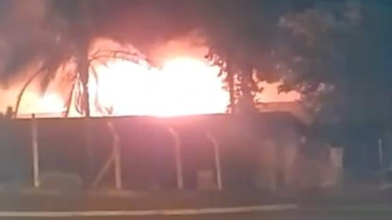 Vídeo: incêndio destrói duas salas de uma escola municipal de Bauru