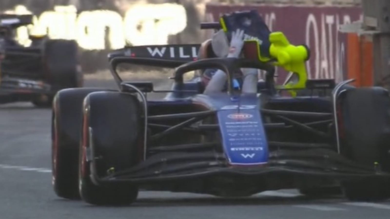 Williams esquece soprador no carro de Alexander Albon durante qualificação do GP do Azerbaijão