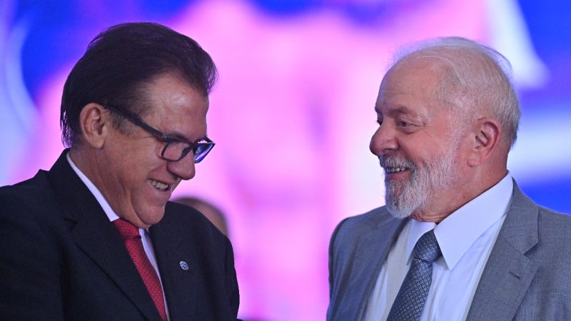 “Alface está cara? Substitui por chicória”, diz ministro de Lula