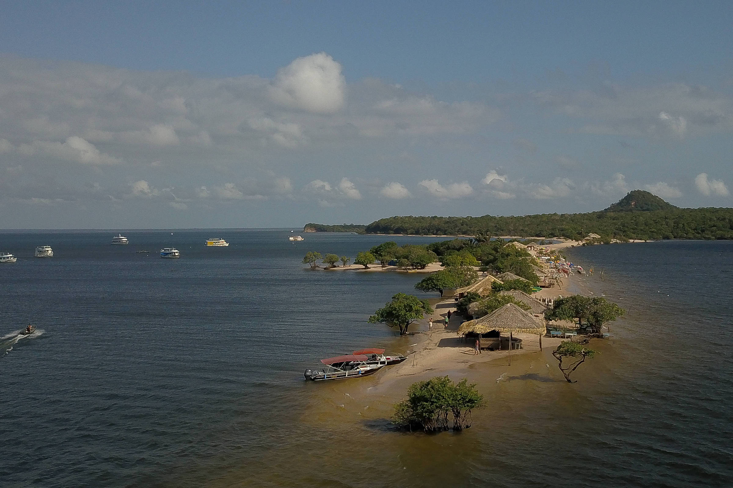 Alter do Chão atrai turistas à beira do Tapajós – 22/10/2024 – Turismo