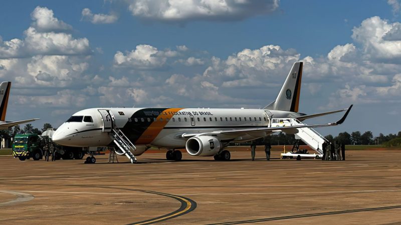 Após pane, Lula diz que governo deve comprar novo avião presidencial
