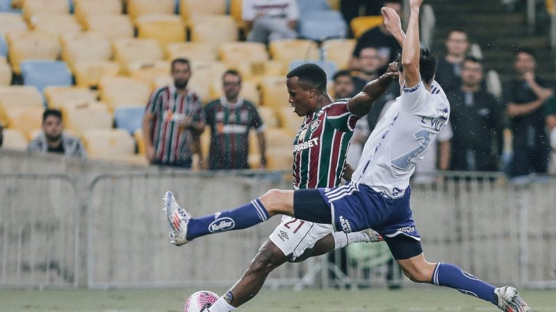 Arias admite alívio com vitória do Fluminense: “Tem sido dias difíceis”