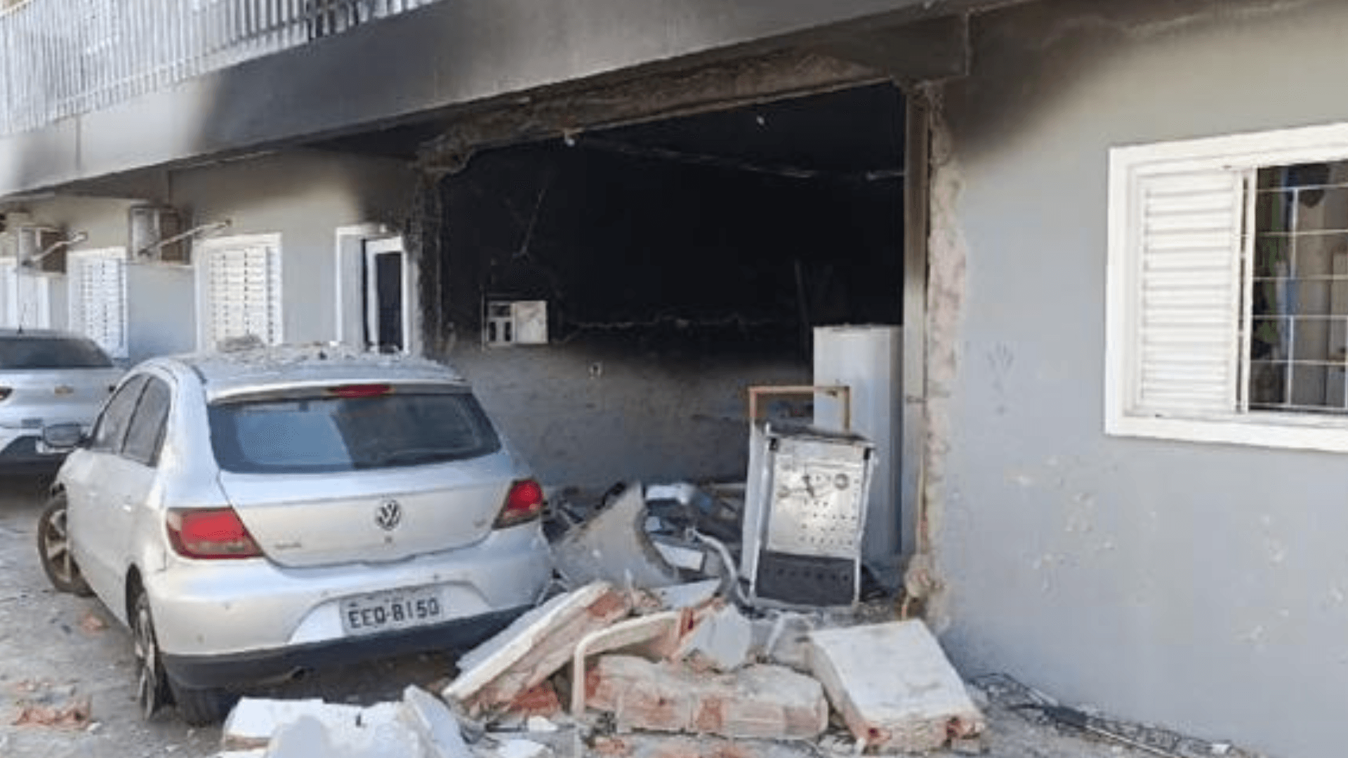 Botijão explode e deixa uma pessoa ferida em condomínio de Prudente