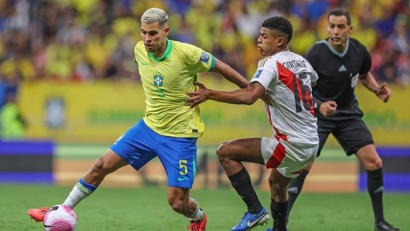 Bruno Guimarães prevê Brasil mais leve nas Eliminatórias após vitórias