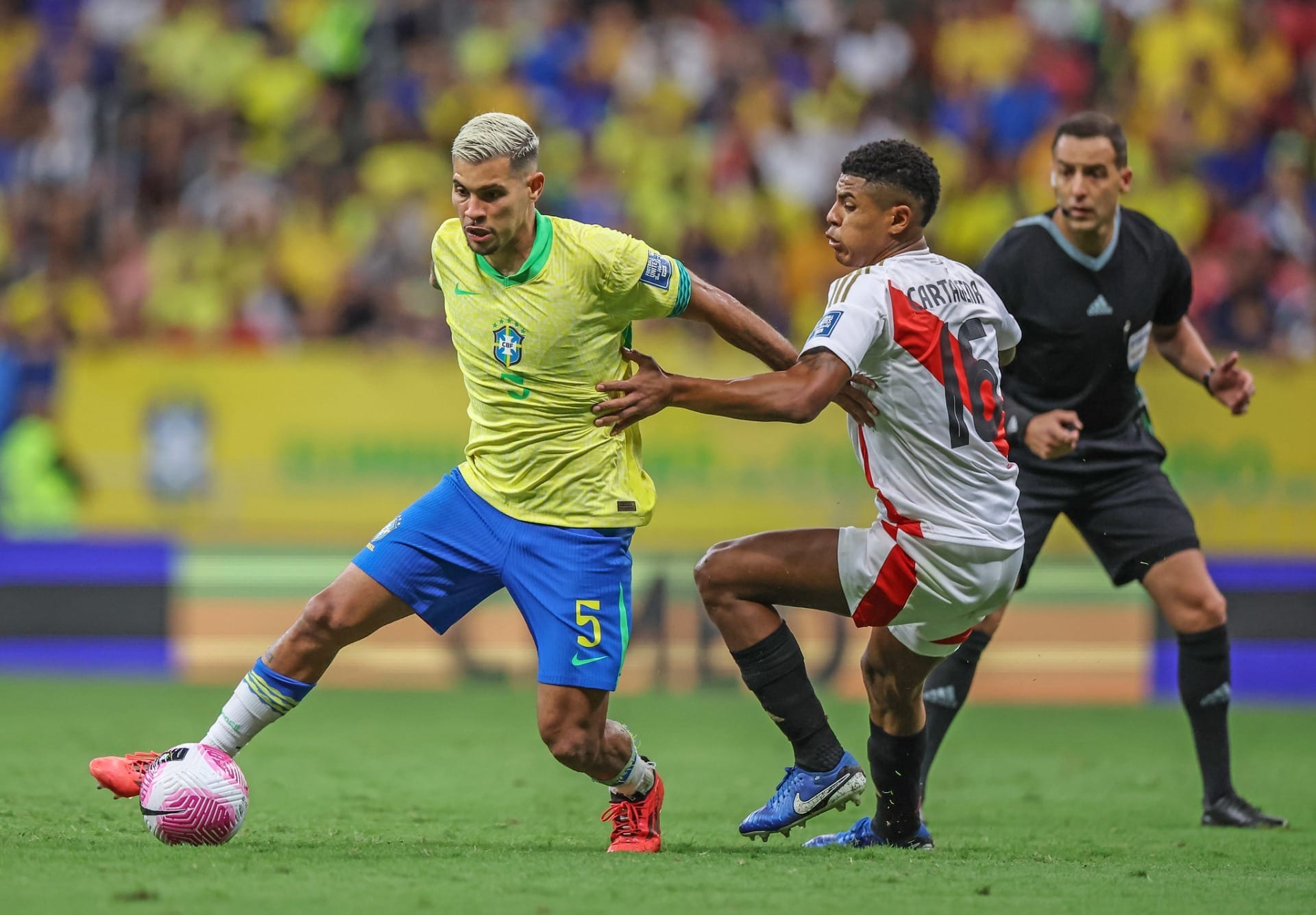 Bruno Guimarães prevê Brasil mais leve nas Eliminatórias após vitórias