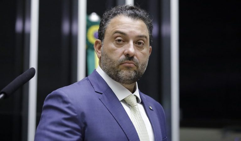 Câmara aprova projeto que isenta medicamentos do Imposto de Importação – Notícias