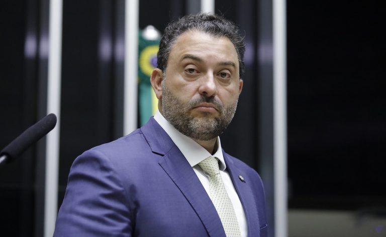 Câmara aprova projeto que isenta medicamentos do Imposto de Importação – Notícias