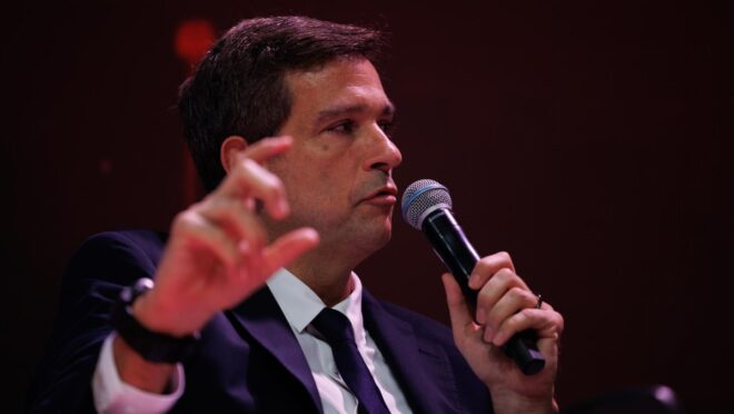 Campos Neto diz que reforma administrativa pode ajudar a reduzir taxa de juros