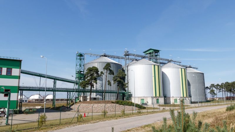 Confiança cai em 18 setores industriais em outubro, aponta CNI
