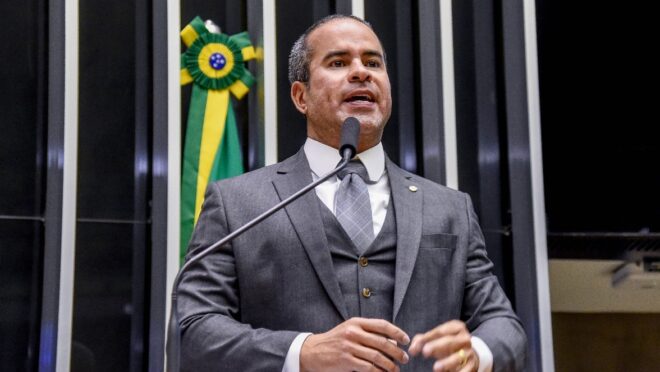 Deputado pede urgência do “PL do Tigrinho” que criminaliza apostas ilegais
