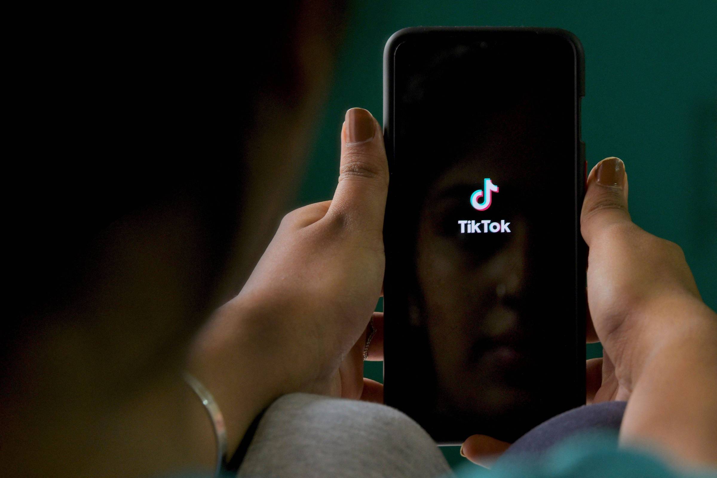 EUA acusam TikTok de prejudicar saúde mental de jovens – 08/10/2024 – Tec