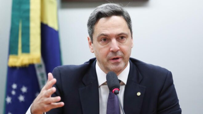 Frente parlamentar apoia regulação de bets contra mercado ilegal