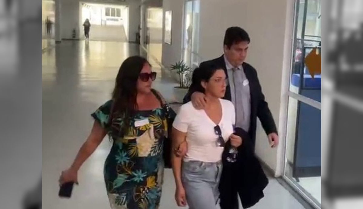 Funcionária responsável por exame de HIV em transplantados se entrega à polícia
