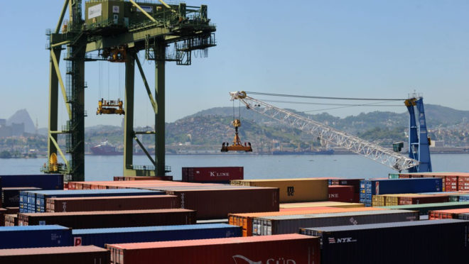 Governo estima economia de R$ 40 bilhões com simplificação de importações