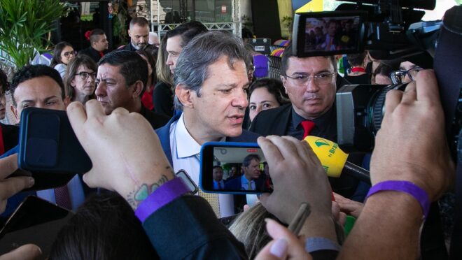 Haddad minimiza inflação alta em setembro por conta de luz