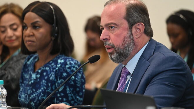 Horário de verão pode voltar em novembro, diz ministro de Lula