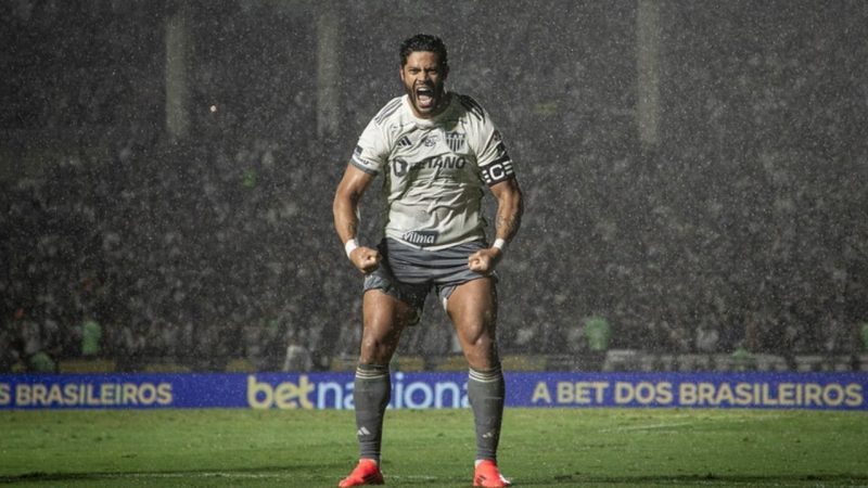 Hulk disse que recebeu dica da comissão técnica para fazer golaço contra o Vasco