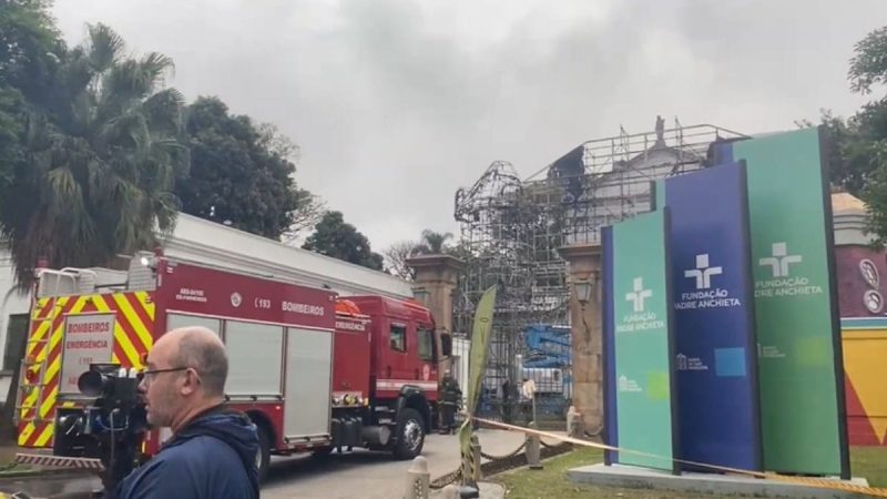 Incêndio atinge cenário de exposição no Museu da Casa Brasileira em São Paulo