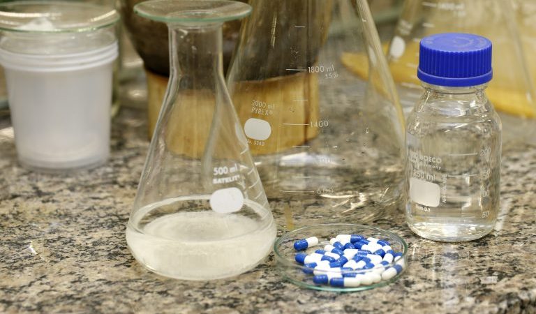Indústria farmacêutica defende estratégias de longo prazo e revisão da política de preços de medicamentos – Notícias