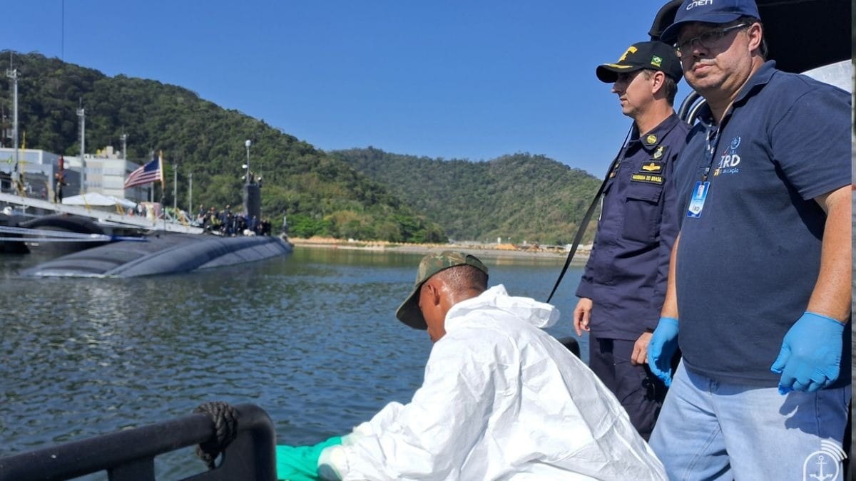 Marinha mede nível de radiação no litoral do Rio durante passagem de submarino nuclear dos EUA
