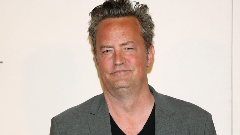 Médico se declara culpado por ajudar a distribuir droga que matou Matthew Perry