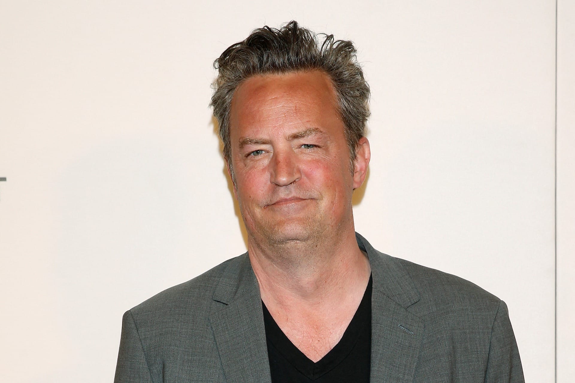 Médico se declara culpado por ajudar a distribuir droga que matou Matthew Perry