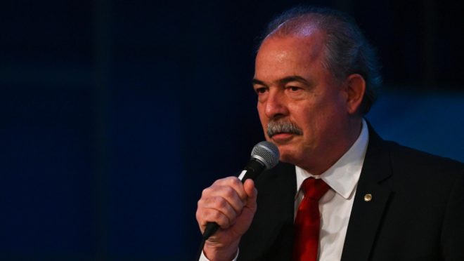 Mercadante ironiza falta de otimismo do mercado financeiro