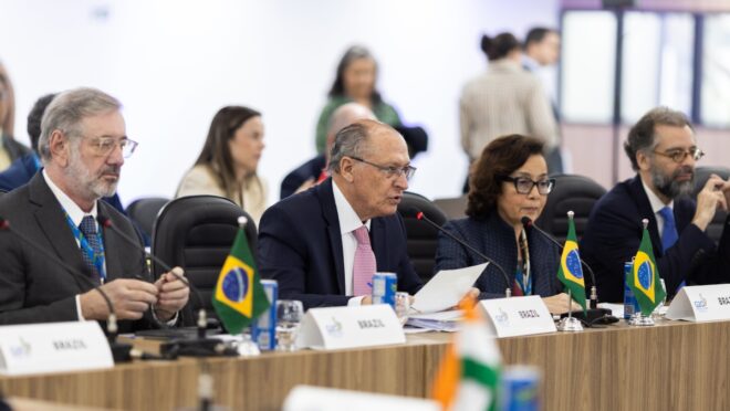 Ministros do G20 aprovam acordo comercial vago em “consenso possível”