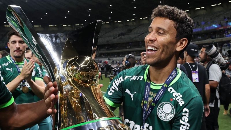 Palmeiras anuncia a renovação de contrato do lateral Marcos Rocha