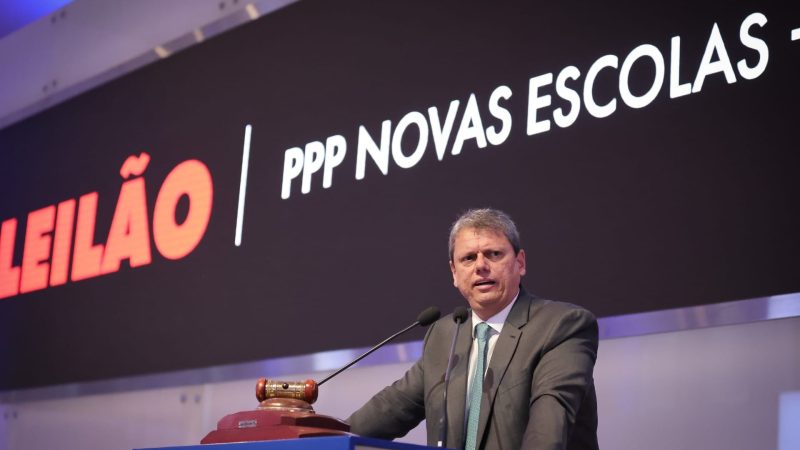 Pedro Campos sobre leilão de construção de escolas suspenso: “Ocorre por razões ideológicas”