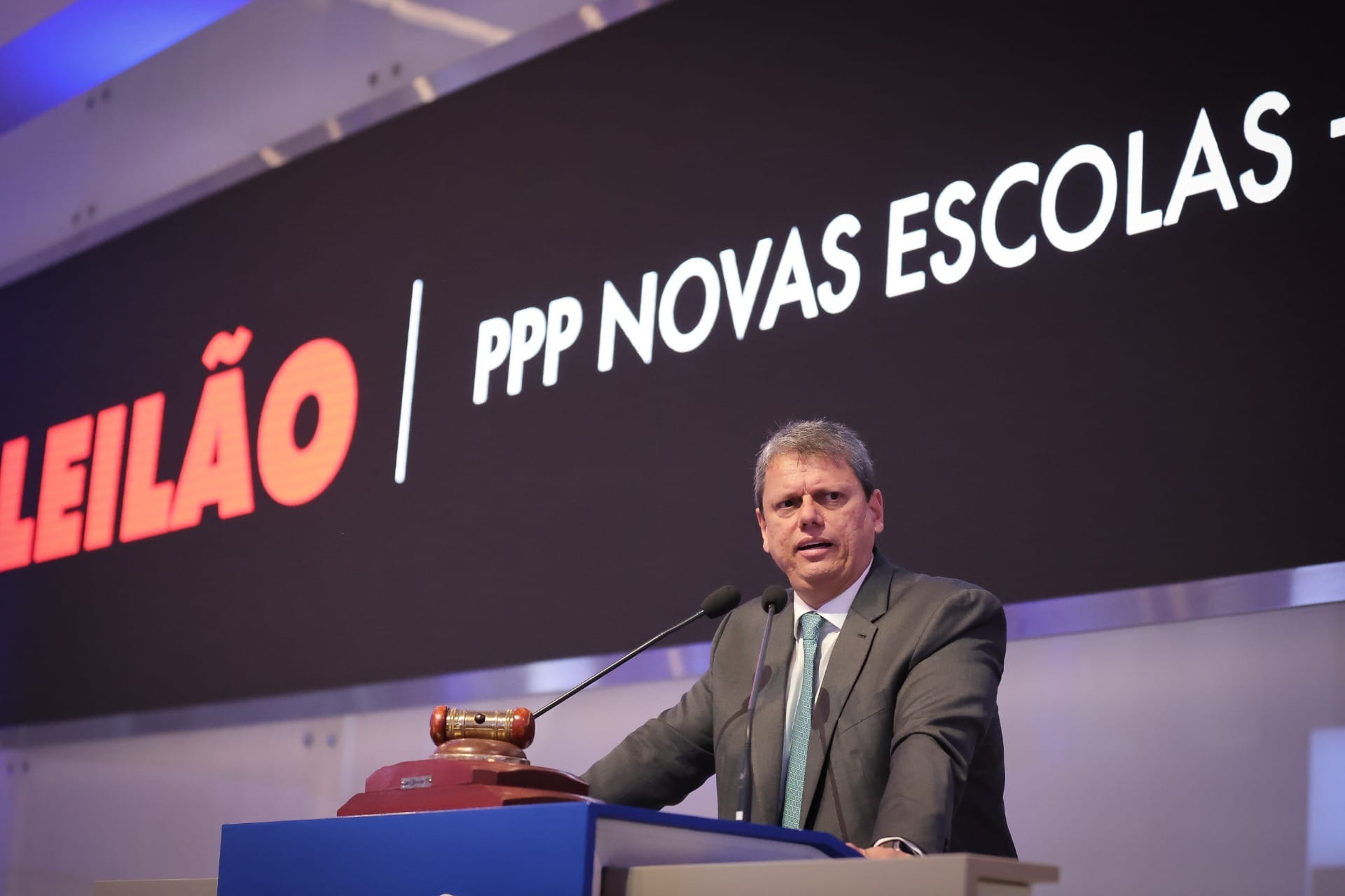 Pedro Campos sobre leilão de construção de escolas suspenso: “Ocorre por razões ideológicas”