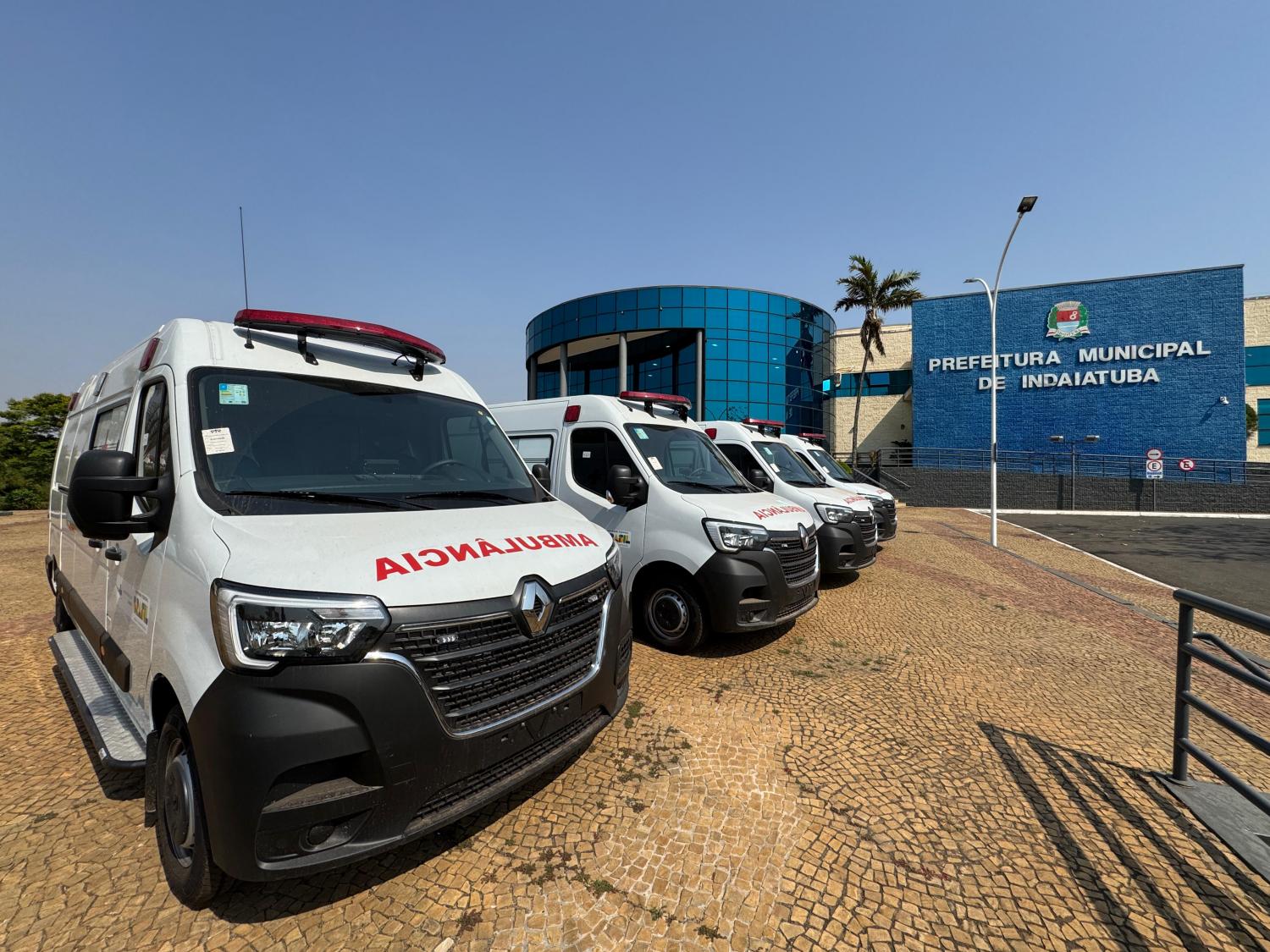 Prefeitura adquire quatro ambulâncias novas para o atendimento de emergências