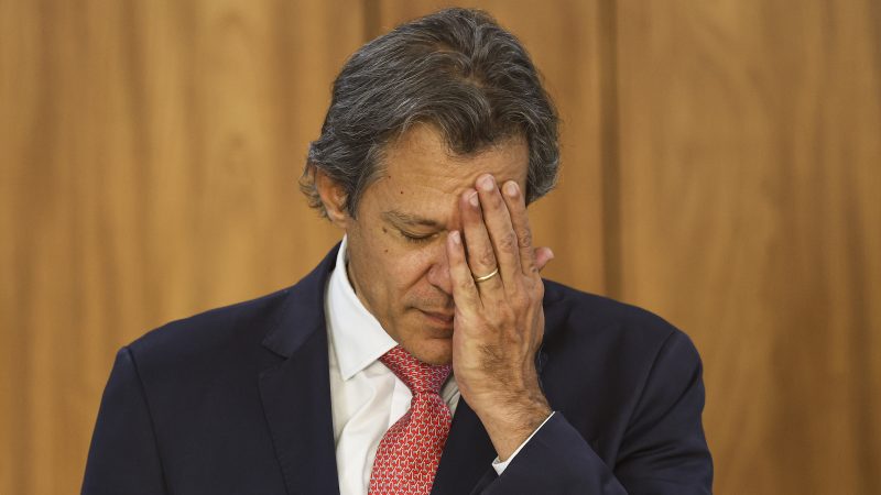 Projeto de lei contra supersalários mantém 32 “penduricalhos”