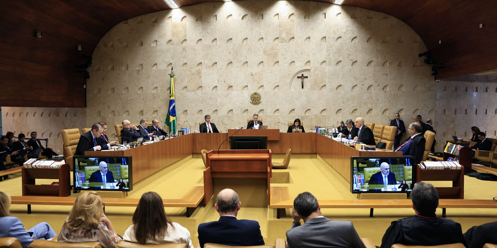 Proposta que permite suspensão de decisões do STF é aprovada pela CCJ